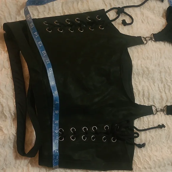 Black Lace-Up Garter Skirt Set - Picture 4 of 6